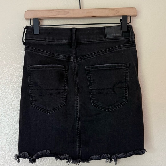 AMERICAN EAGLE Black Distressed Denim Skirt 2 for $22 ❇️ - Picture 3 of 5